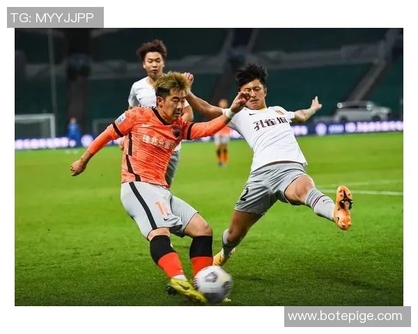 深圳足球队速度之争引发热议球迷观点各异探讨比赛公平性 深圳足球队速度之争引发热议球迷观点各异探讨比赛公平性